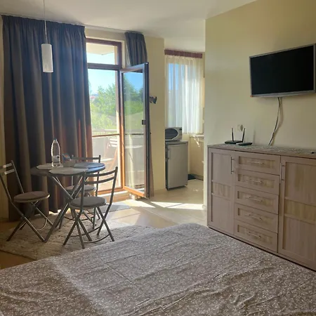 студио в комплекс нестинарка Apartmán *